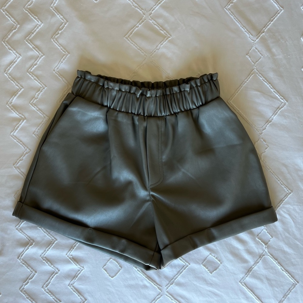 NWOT Forever 21 faux leather shorts - XS